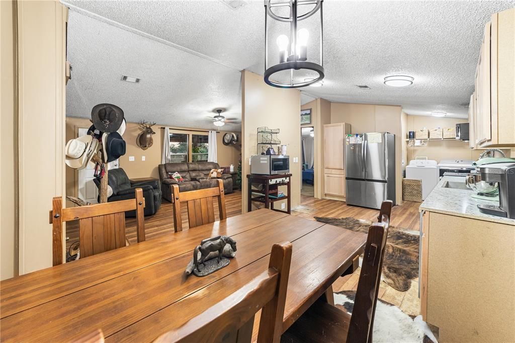 For Sale: $525,000 (4 beds, 2 baths, 1288 Square Feet)