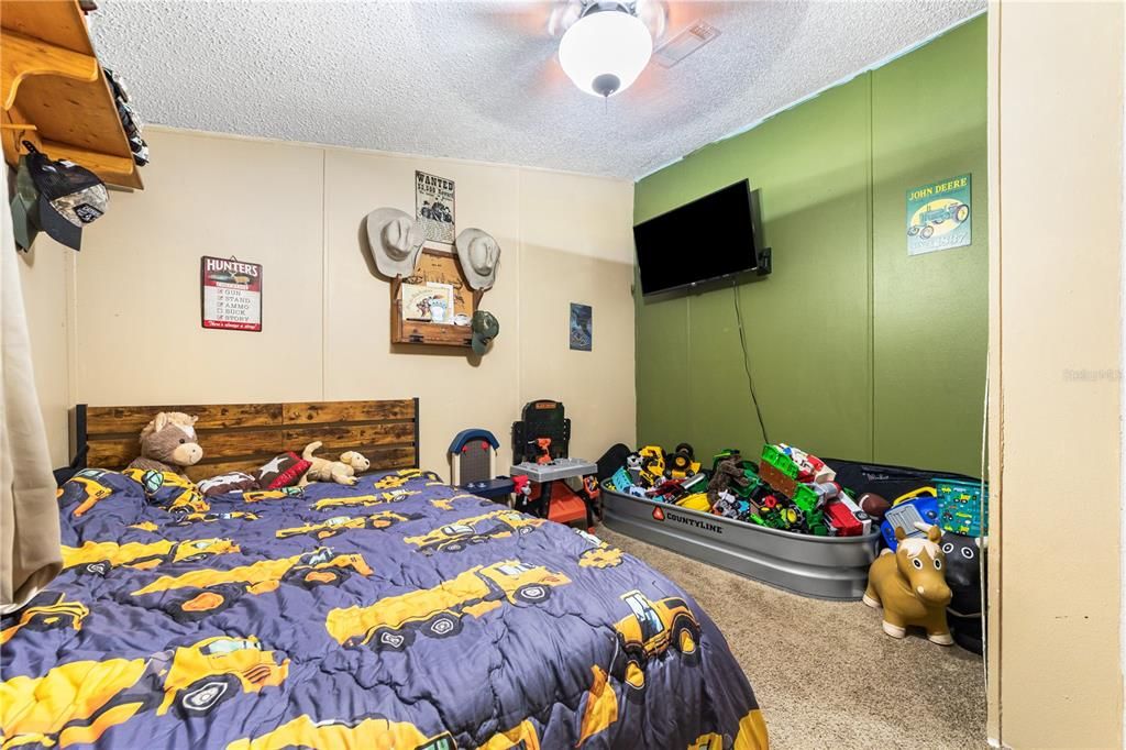 For Sale: $525,000 (4 beds, 2 baths, 1288 Square Feet)