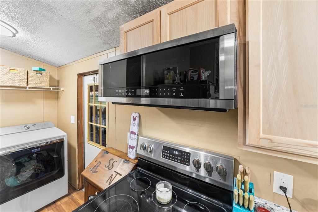 For Sale: $525,000 (4 beds, 2 baths, 1288 Square Feet)