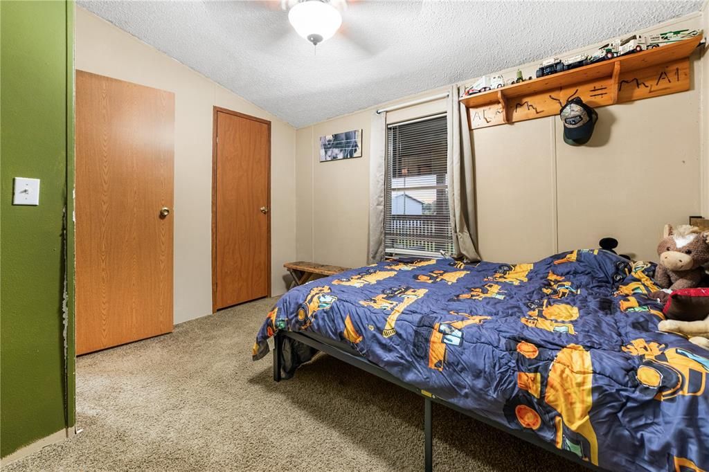 For Sale: $525,000 (4 beds, 2 baths, 1288 Square Feet)