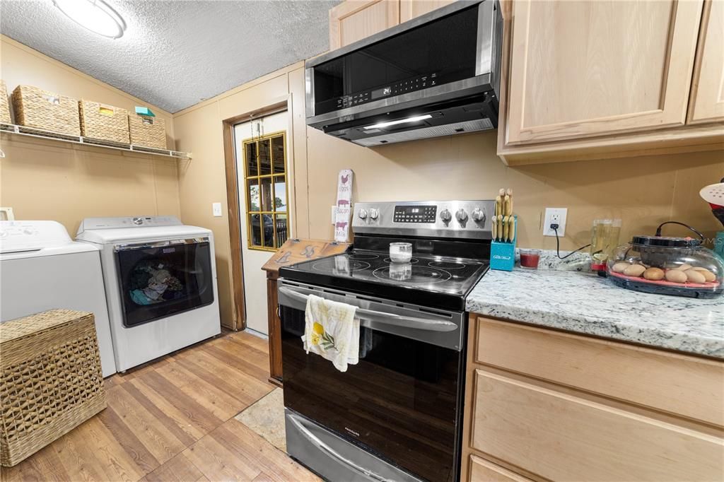 For Sale: $525,000 (4 beds, 2 baths, 1288 Square Feet)