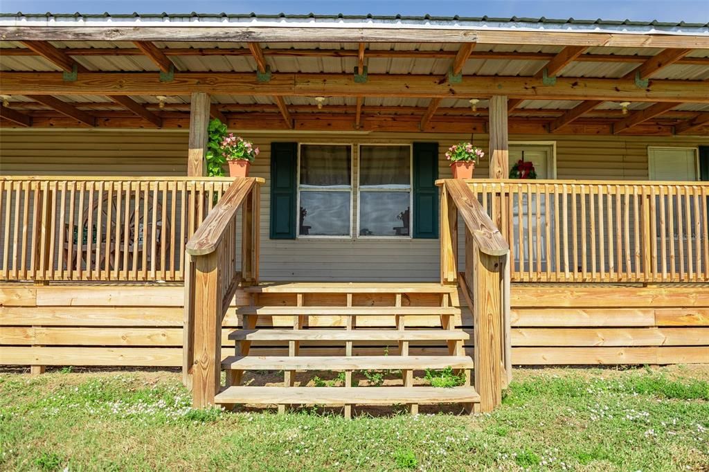 For Sale: $525,000 (4 beds, 2 baths, 1288 Square Feet)