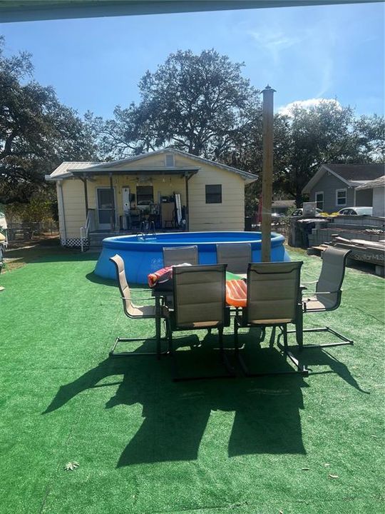 待售: $235,000 (3 贝兹, 1 浴室, 888 平方英尺)