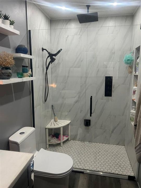 待售: $235,000 (3 贝兹, 1 浴室, 888 平方英尺)