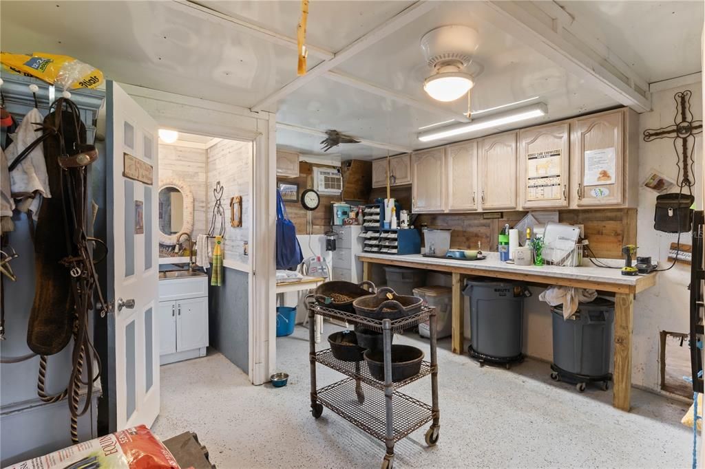 For Sale: $998,888 (2 beds, 1 baths, 1188 Square Feet)