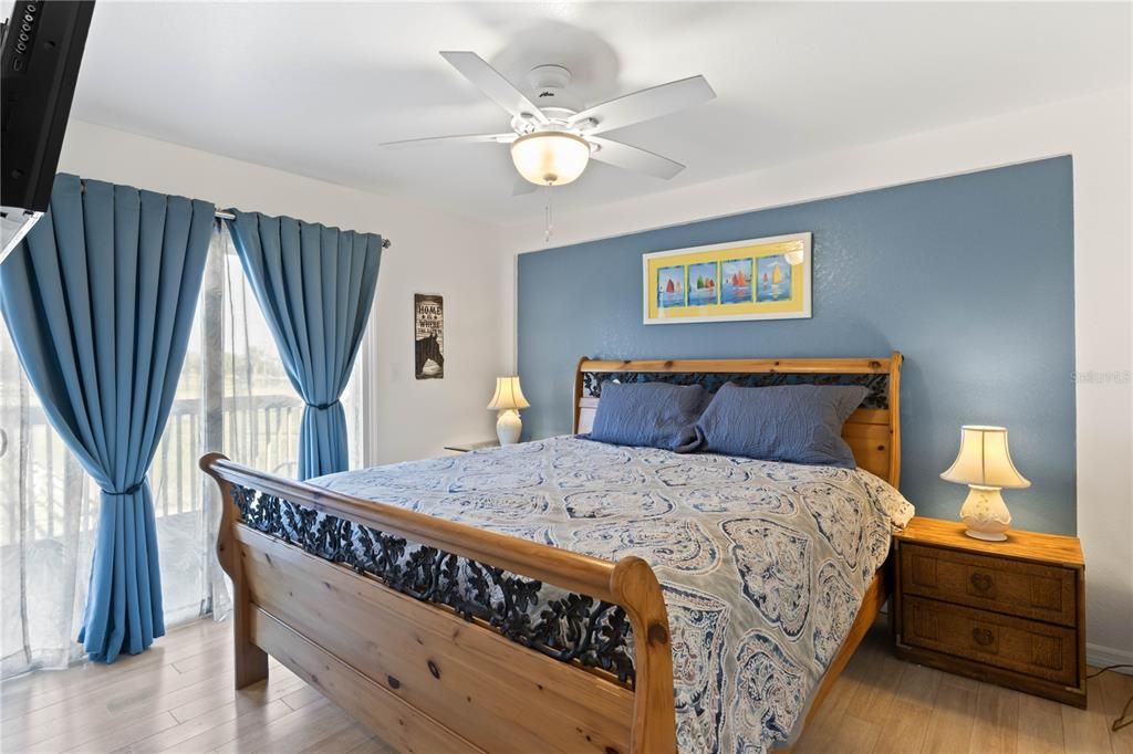 For Sale: $998,888 (2 beds, 1 baths, 1188 Square Feet)