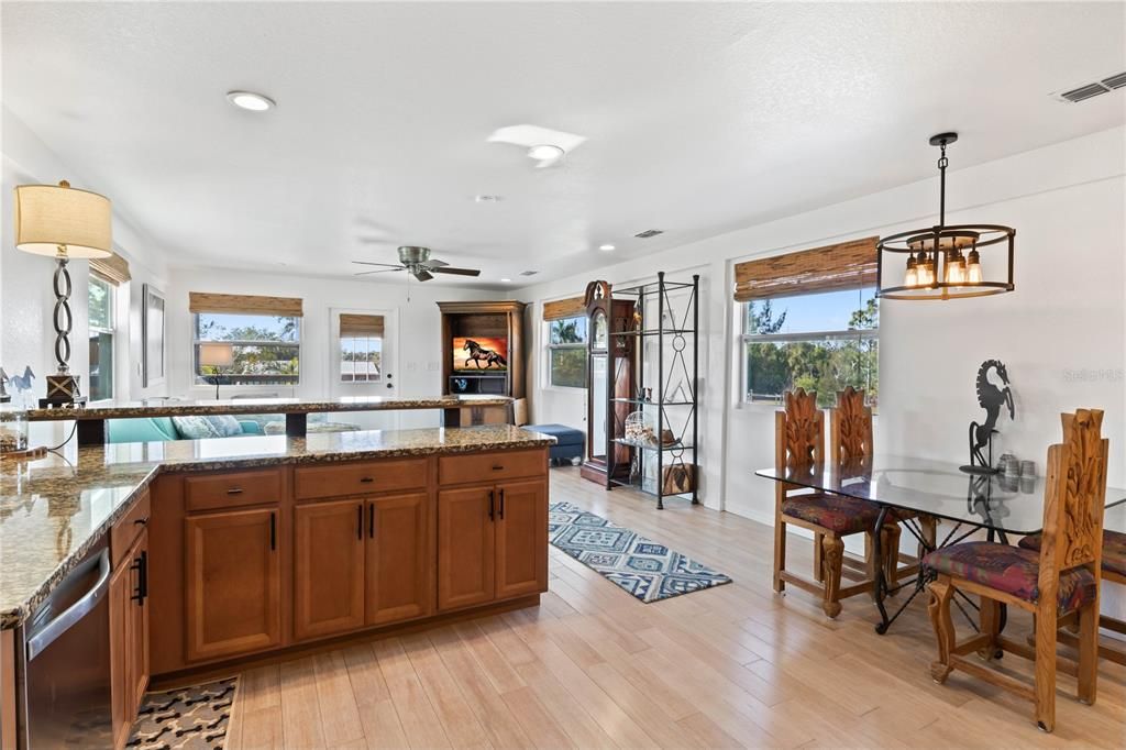 For Sale: $998,888 (2 beds, 1 baths, 1188 Square Feet)