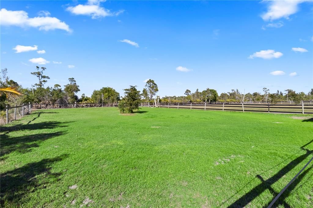 For Sale: $998,888 (2 beds, 1 baths, 1188 Square Feet)