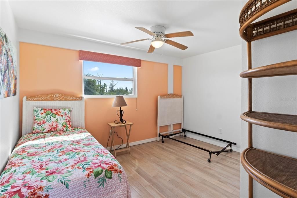 For Sale: $998,888 (2 beds, 1 baths, 1188 Square Feet)