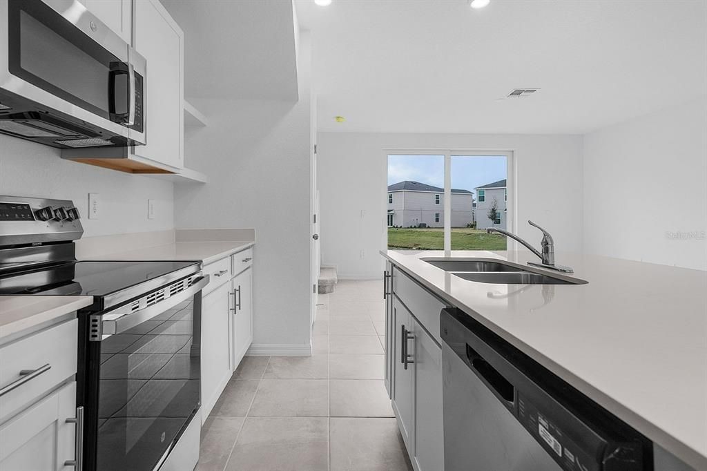 For Sale: $329,900 (3 beds, 2 baths, 1352 Square Feet)