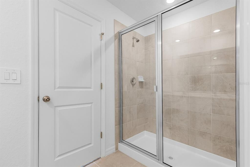 For Sale: $329,900 (3 beds, 2 baths, 1352 Square Feet)