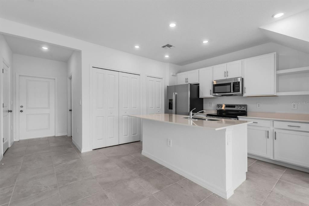 For Sale: $329,900 (3 beds, 2 baths, 1352 Square Feet)