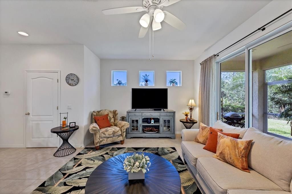 For Sale: $259,900 (3 beds, 2 baths, 1608 Square Feet)