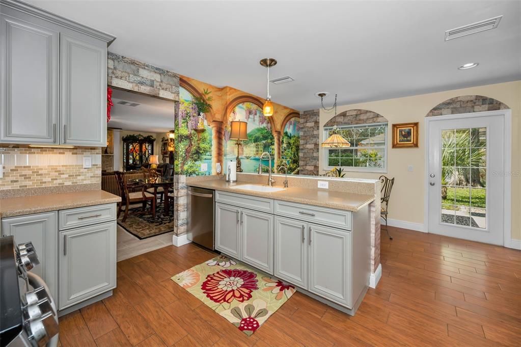 En Venta: $525,000 (3 camas, 2 baños, 1915 Pies cuadrados)