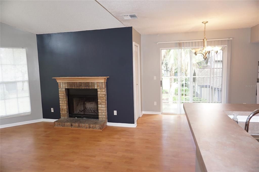 For Rent: $1,600 (2 beds, 2 baths, 998 Square Feet)