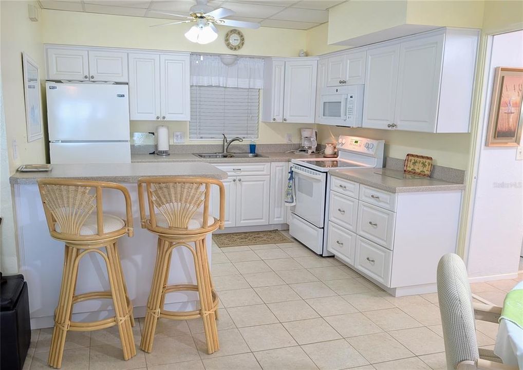 待售: $355,000 (1 贝兹, 1 浴室, 825 平方英尺)