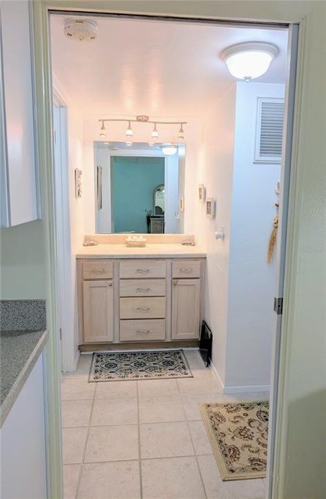 待售: $355,000 (1 贝兹, 1 浴室, 825 平方英尺)