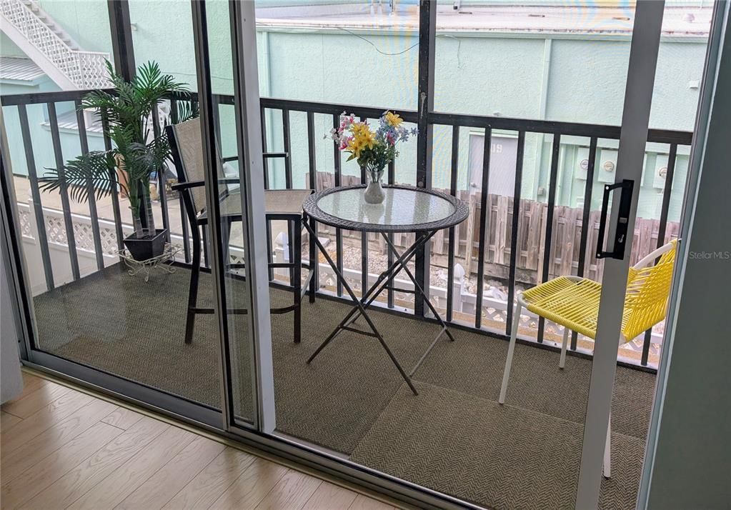 待售: $355,000 (1 贝兹, 1 浴室, 825 平方英尺)