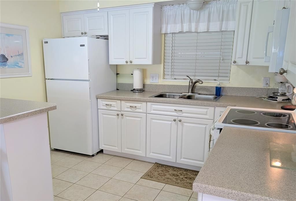 待售: $355,000 (1 贝兹, 1 浴室, 825 平方英尺)