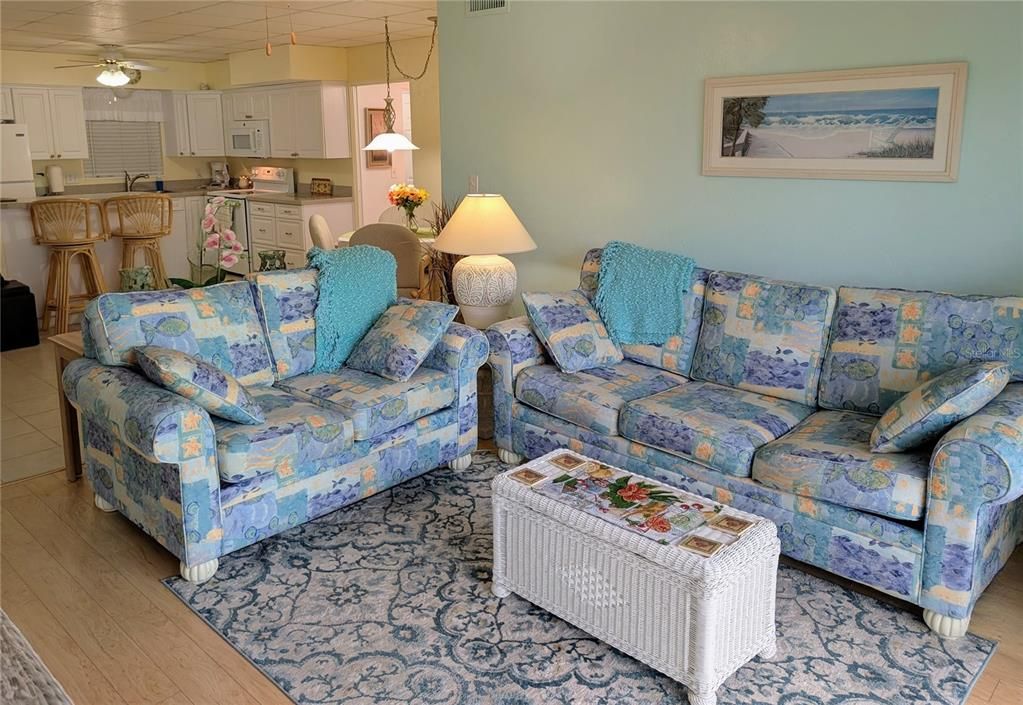 待售: $355,000 (1 贝兹, 1 浴室, 825 平方英尺)