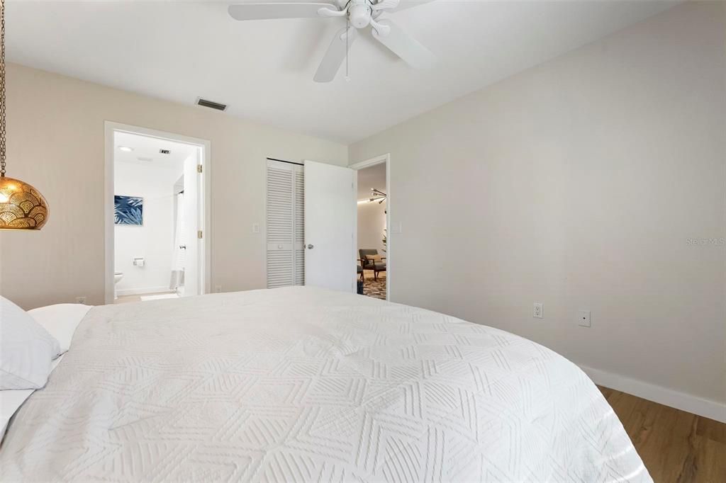 For Rent: $5,000 (2 beds, 2 baths, 1102 Square Feet)