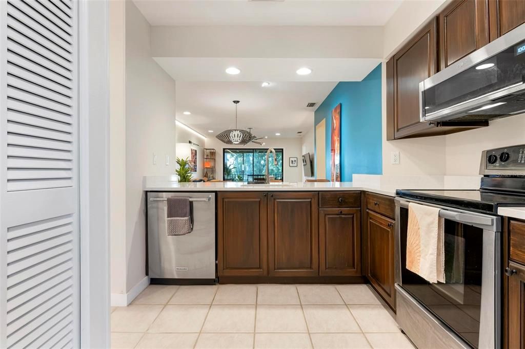 For Rent: $5,000 (2 beds, 2 baths, 1102 Square Feet)