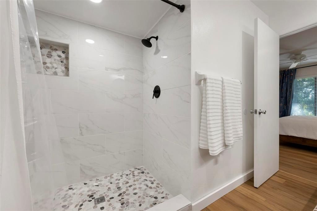 For Rent: $5,000 (2 beds, 2 baths, 1102 Square Feet)