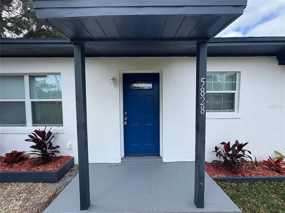 For Sale: $349,900 (4 beds, 2 baths, 1206 Square Feet)