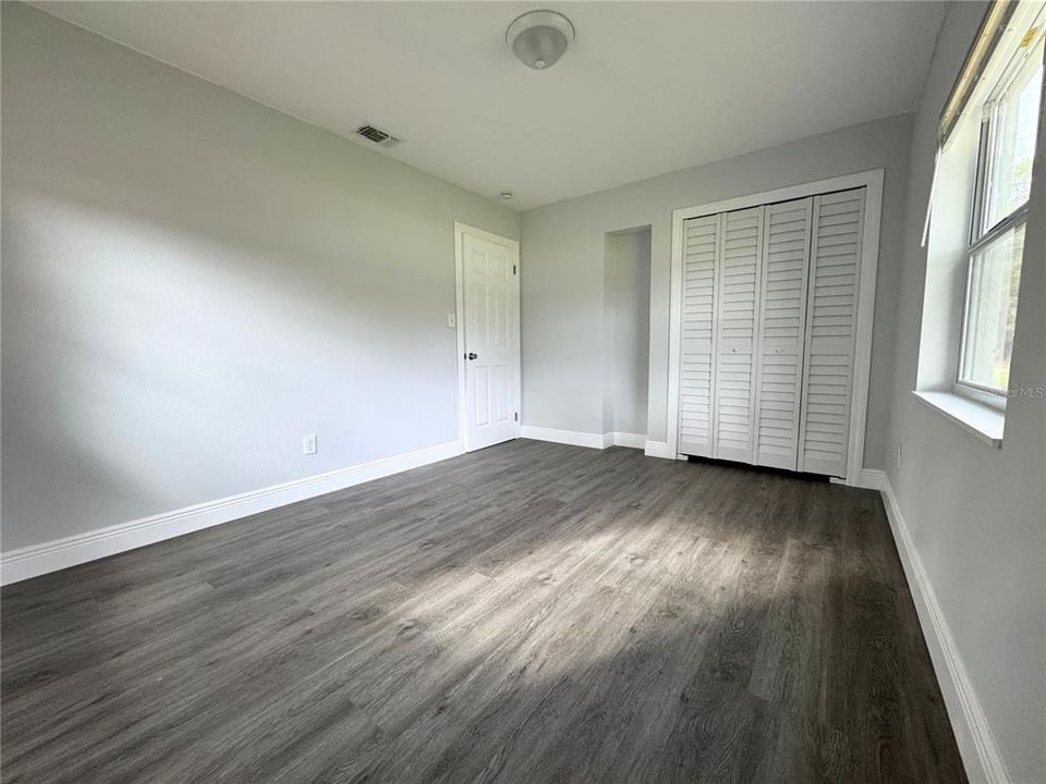 For Sale: $349,900 (4 beds, 2 baths, 1206 Square Feet)