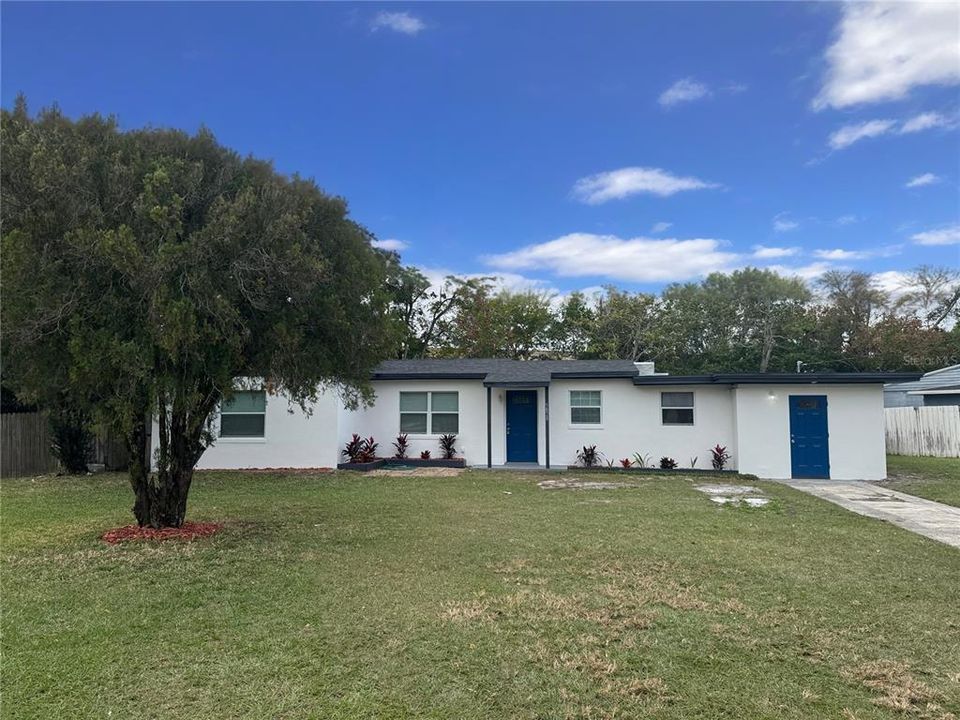 For Sale: $349,900 (4 beds, 2 baths, 1206 Square Feet)