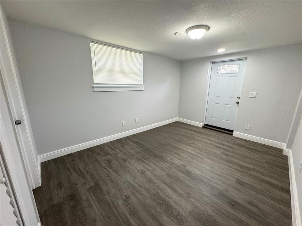 For Sale: $349,900 (4 beds, 2 baths, 1206 Square Feet)