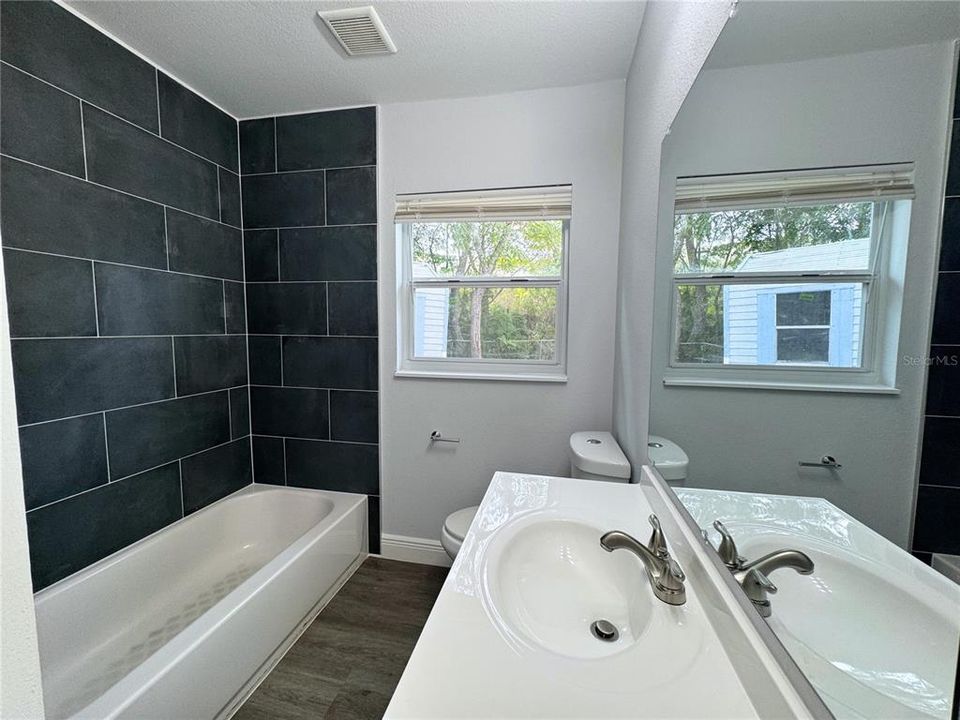 For Sale: $349,900 (4 beds, 2 baths, 1206 Square Feet)