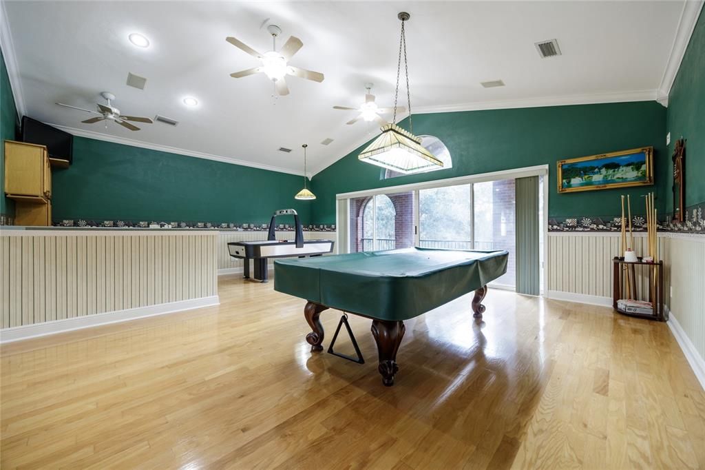 For Rent: $4,950 (5 beds, 4 baths, 5349 Square Feet)