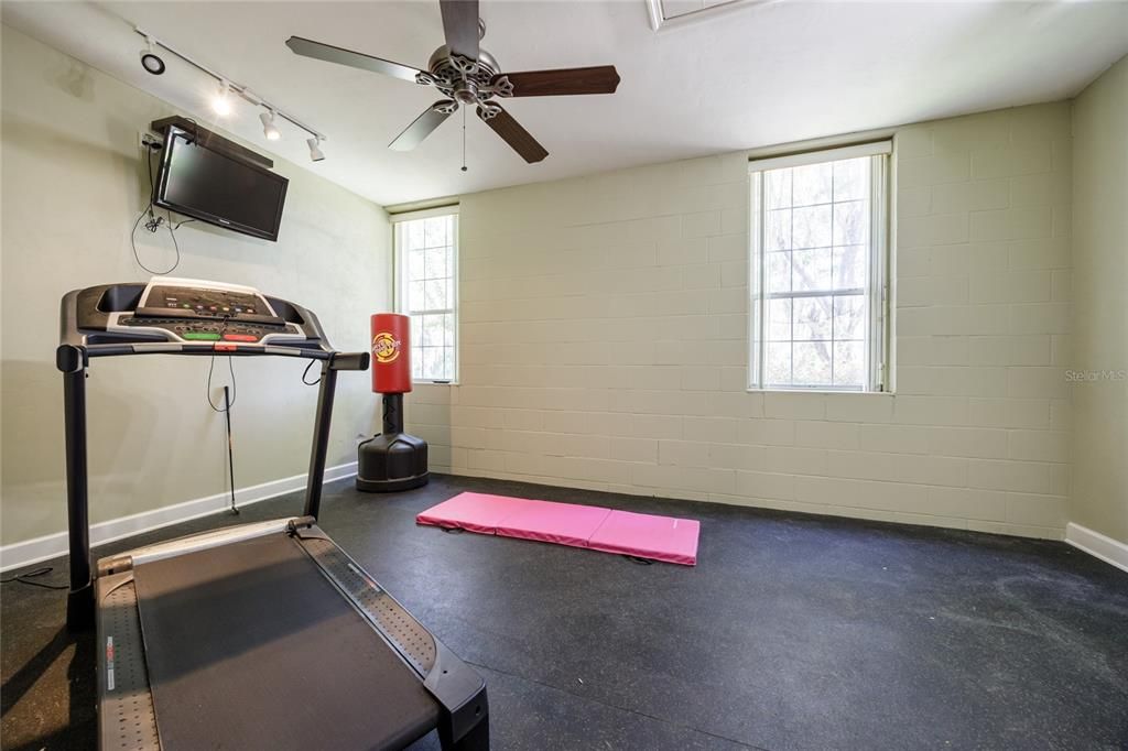 For Rent: $4,950 (5 beds, 4 baths, 5349 Square Feet)