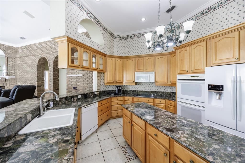 For Rent: $4,950 (5 beds, 4 baths, 5349 Square Feet)