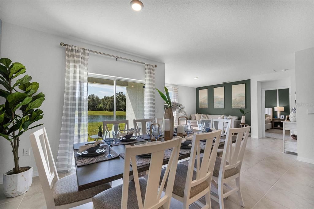 На продажу: $317,990 (4 спален, 2 ванн, 1828 Квадратных фут)