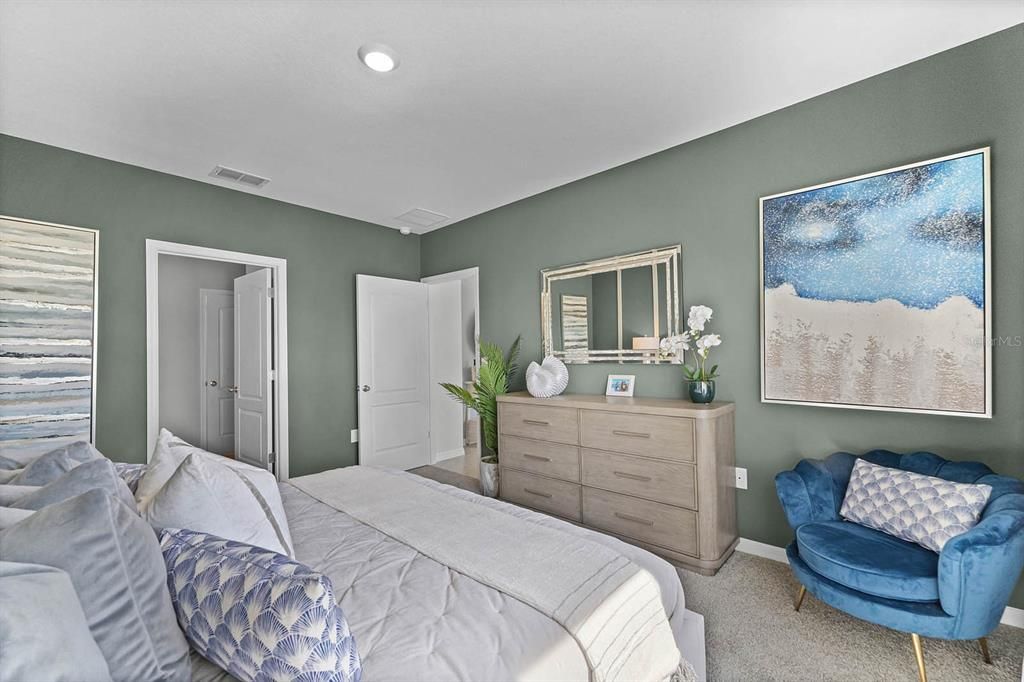 На продажу: $317,990 (4 спален, 2 ванн, 1828 Квадратных фут)