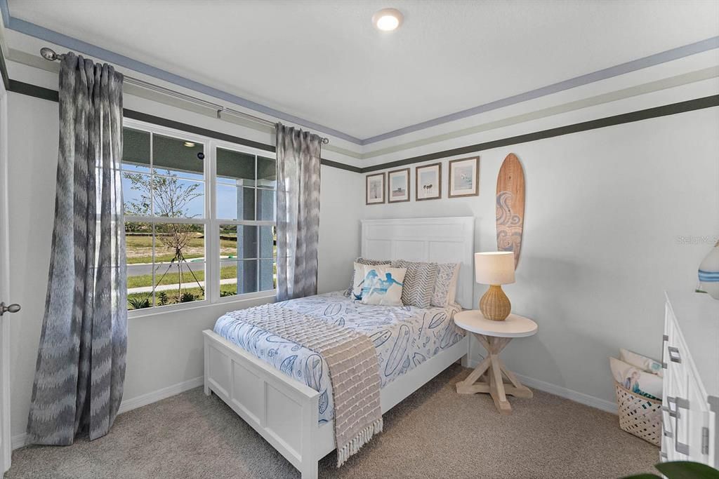 На продажу: $317,990 (4 спален, 2 ванн, 1828 Квадратных фут)