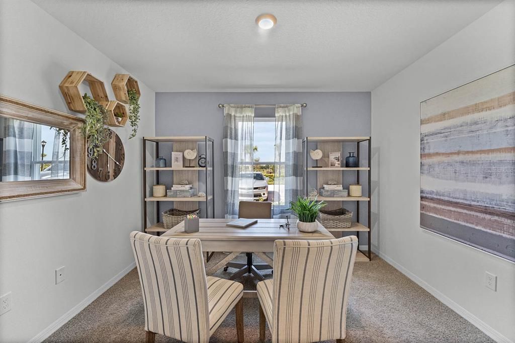 На продажу: $317,990 (4 спален, 2 ванн, 1828 Квадратных фут)