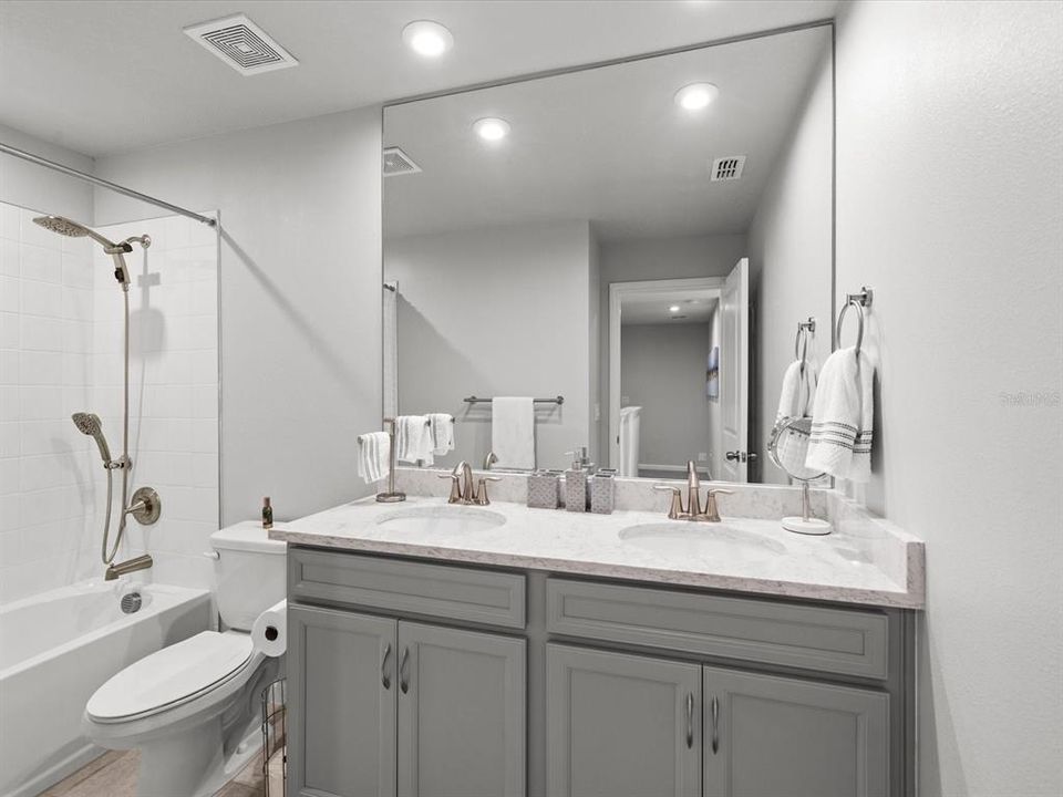 На продажу: $475,000 (4 спален, 3 ванн, 2574 Квадратных фут)