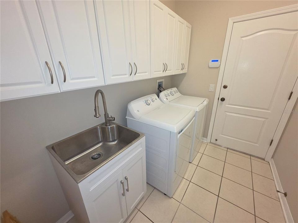 For Sale: $429,900 (4 beds, 3 baths, 2295 Square Feet)