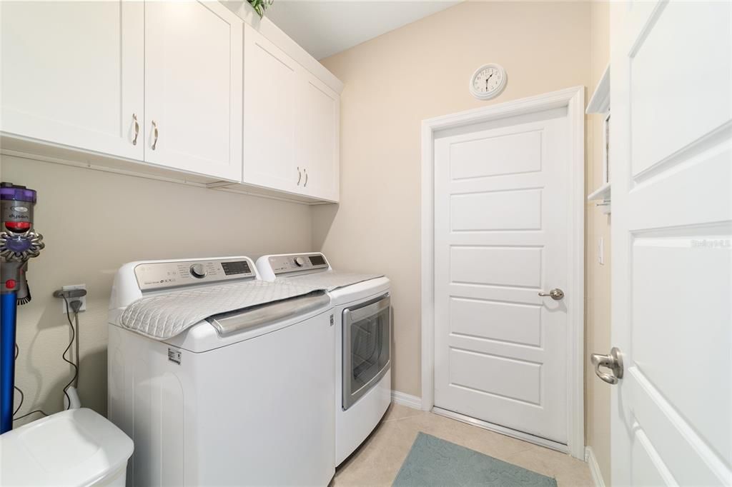 For Sale: $344,999 (3 beds, 2 baths, 1874 Square Feet)