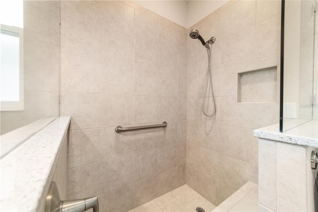 For Sale: $344,999 (3 beds, 2 baths, 1874 Square Feet)