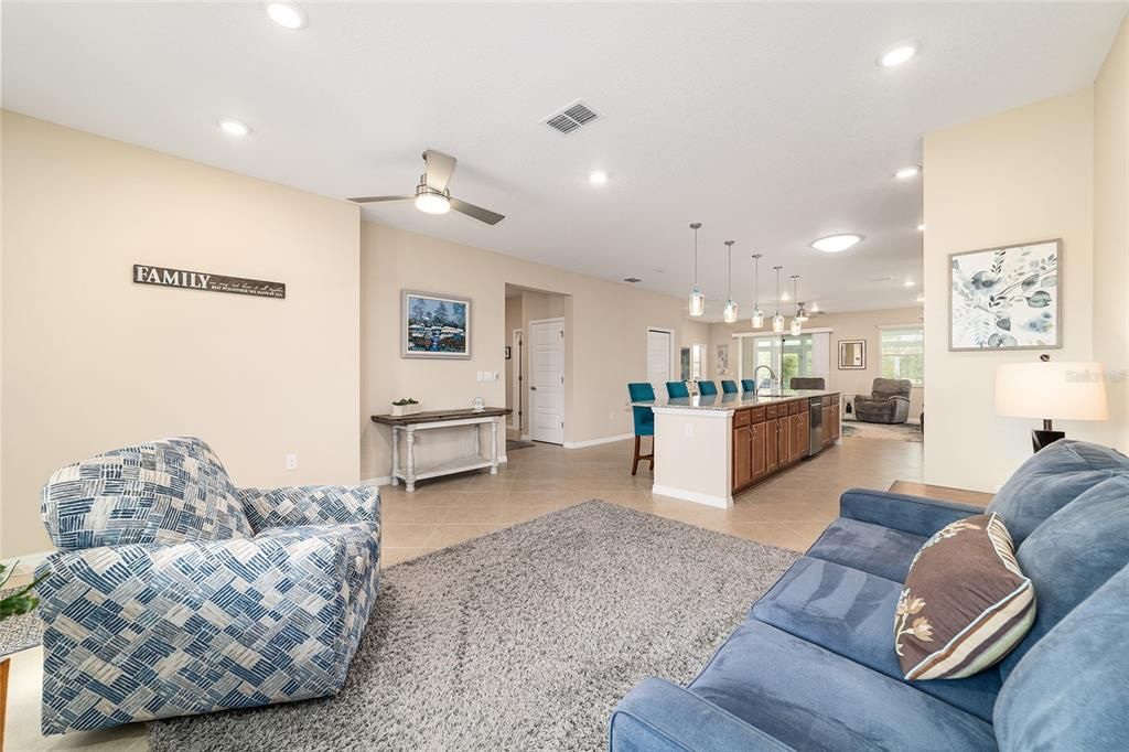 For Sale: $344,999 (3 beds, 2 baths, 1874 Square Feet)