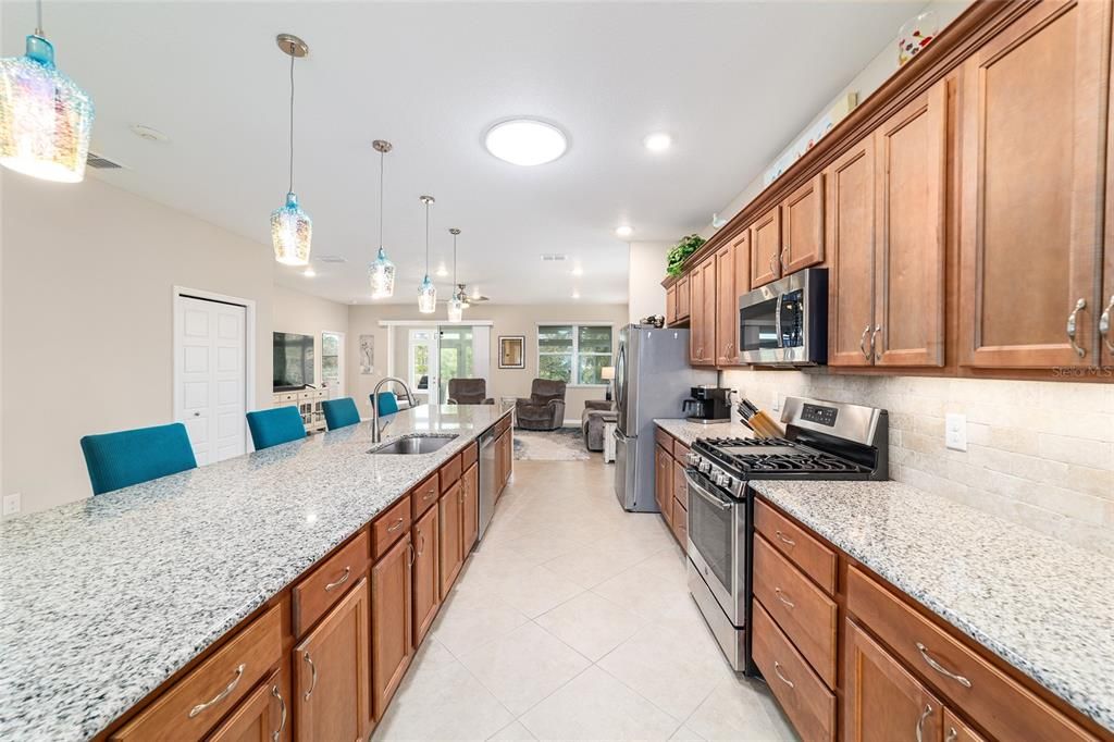 For Sale: $344,999 (3 beds, 2 baths, 1874 Square Feet)