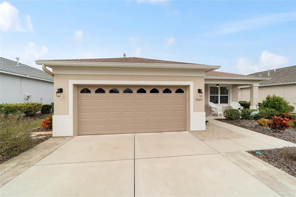 For Sale: $344,999 (3 beds, 2 baths, 1874 Square Feet)