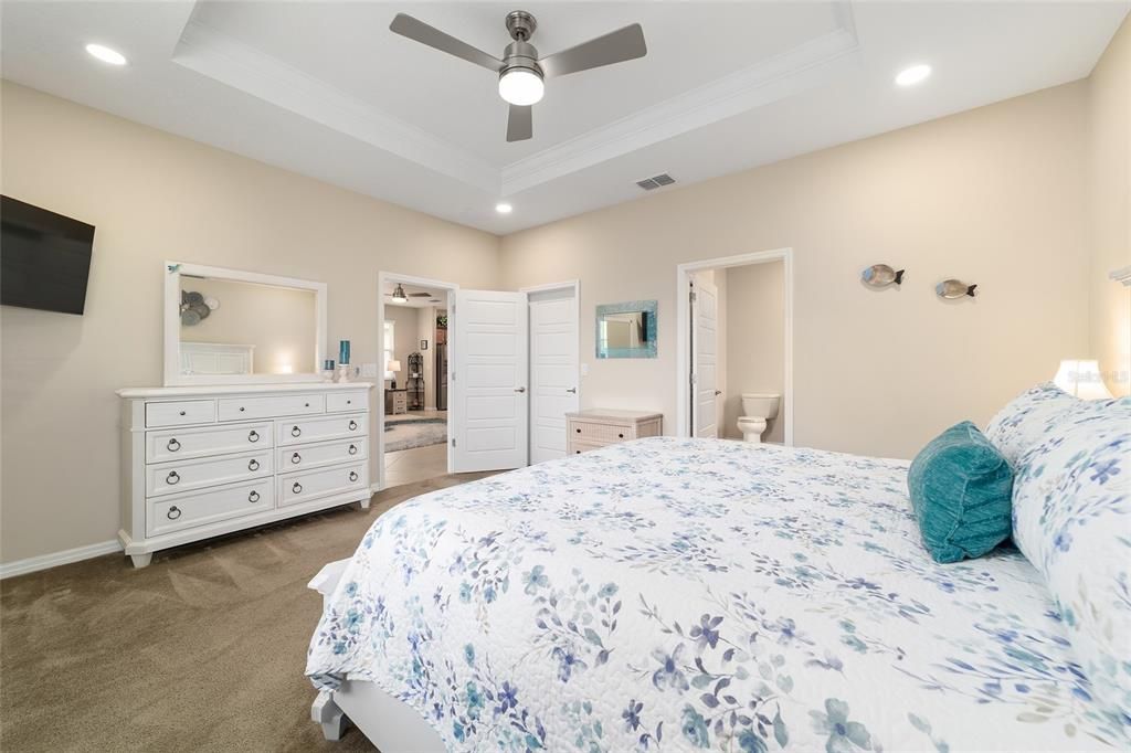 For Sale: $344,999 (3 beds, 2 baths, 1874 Square Feet)