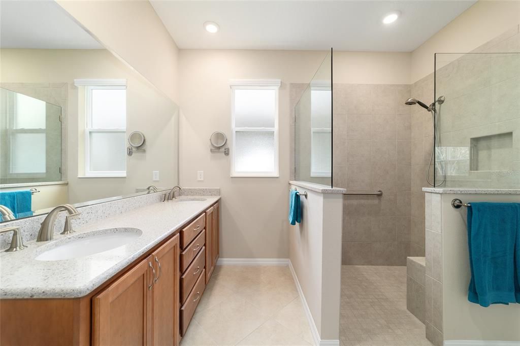 For Sale: $344,999 (3 beds, 2 baths, 1874 Square Feet)