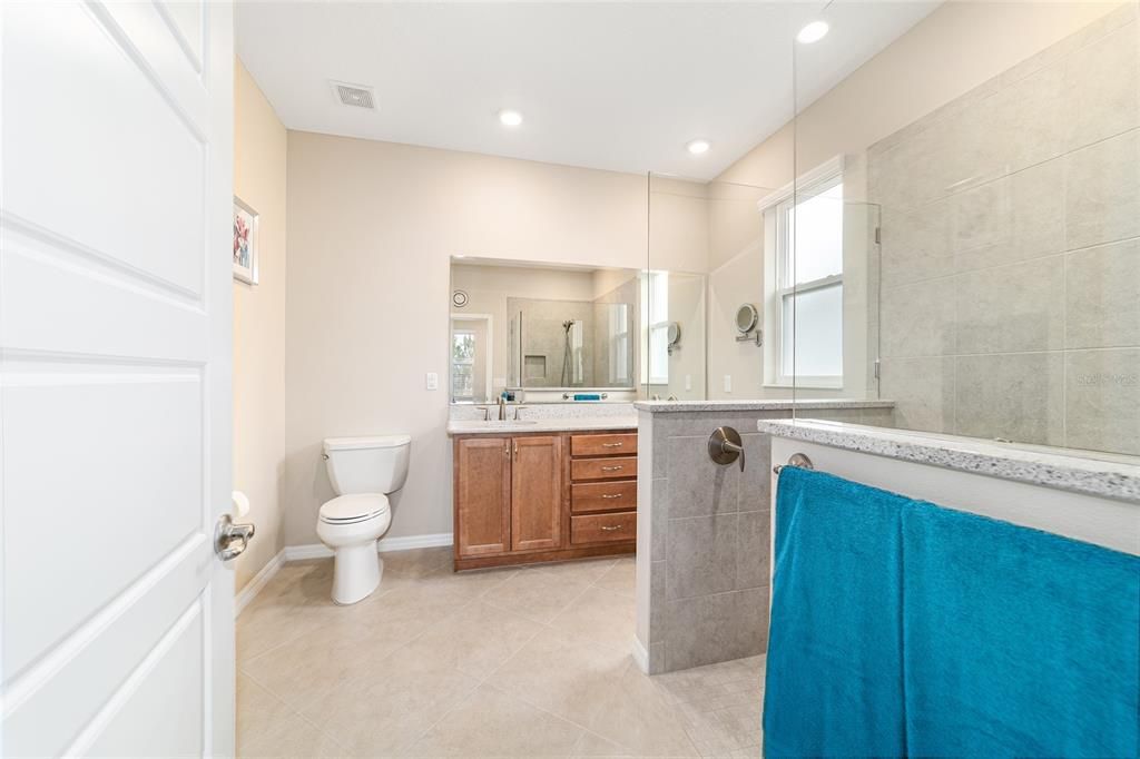 For Sale: $344,999 (3 beds, 2 baths, 1874 Square Feet)