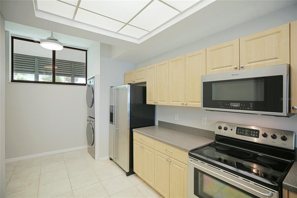 For Rent: $4,500 (2 beds, 2 baths, 1555 Square Feet)